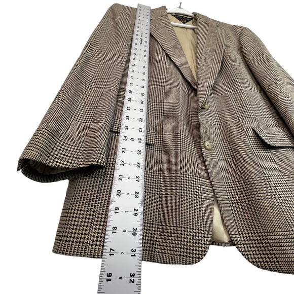 Tommy Hilfiger Men’s Plaid Two Button Blazer Size 40R - Picture 8 of 11